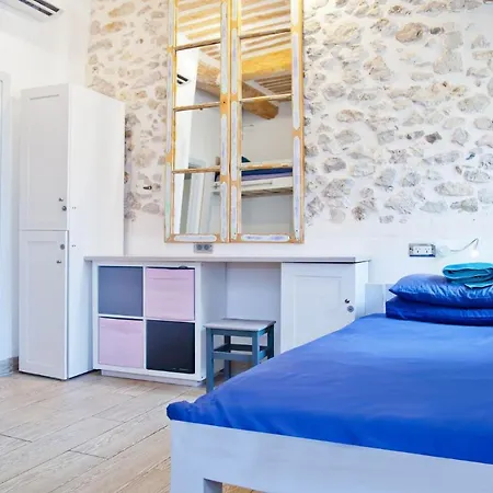 Oasis Hostel Antibes