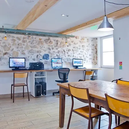 Hostel Oasis *