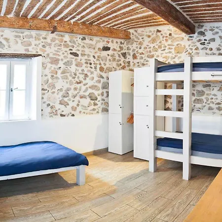 Oasis Hostel